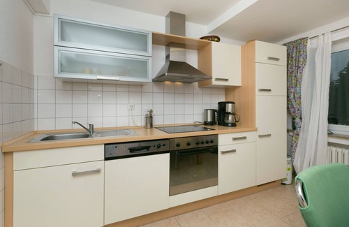 Eslohe House | Cozy Holiday Home in Niedersalwey with Sauna