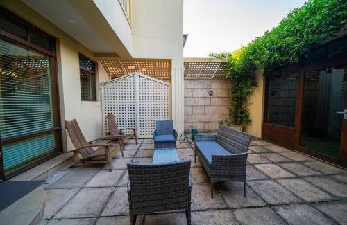 Glenelg House | Cozy holiday home 5 mins walk to beach in Glenelg
