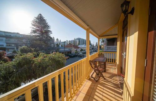 Glenelg House | Cozy holiday home 5 mins walk to beach in Glenelg