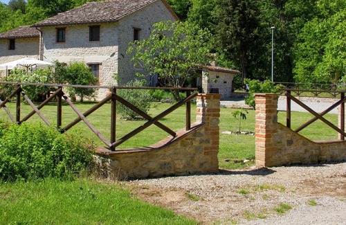 Piegaro House | Cozy Holiday Home in Pietrafitta Umbria with Garden