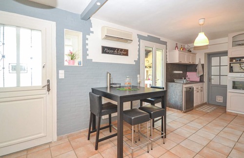 Saint-Paul-Trois-Chateaux House | Cozy home in St.Paul-Trois-Châteaux