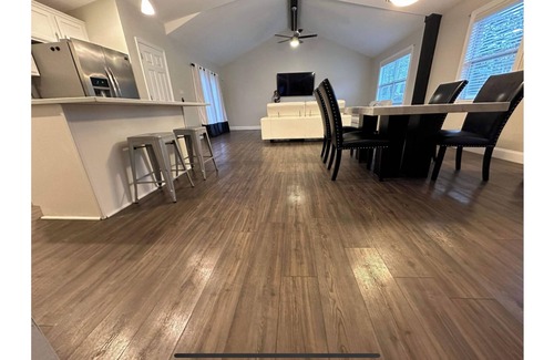 Duluth House | Cozy Home -6 TVs/5Beds Rooms/3Full Baths/13 Sleeps