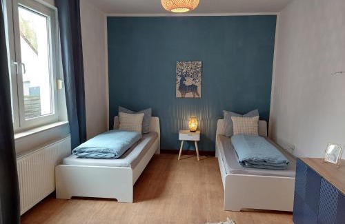 Bielefeld House | Cozy Home, 7 Beds, WiFi, Kitchen, Balcony, Bielefeld Center