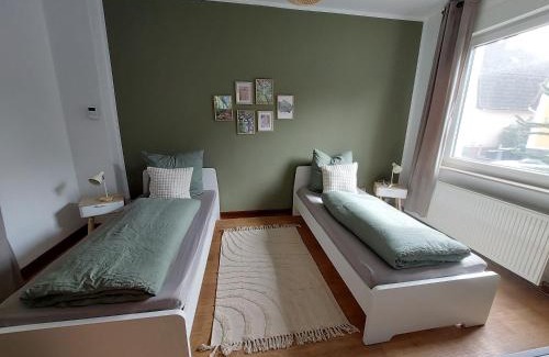 Bielefeld House | Cozy Home, 7 Beds, WiFi, Kitchen, Balcony, Bielefeld Center