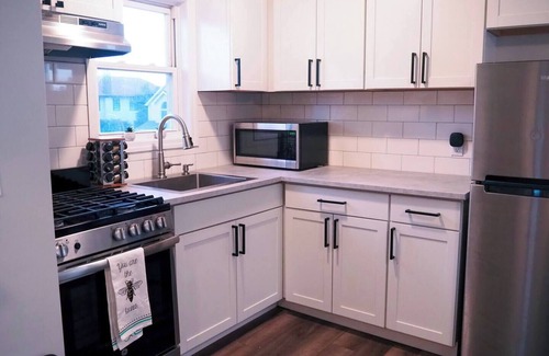 Long Beach Apartment | Cozy Home Close to Beach and LIRR w/Balcony
