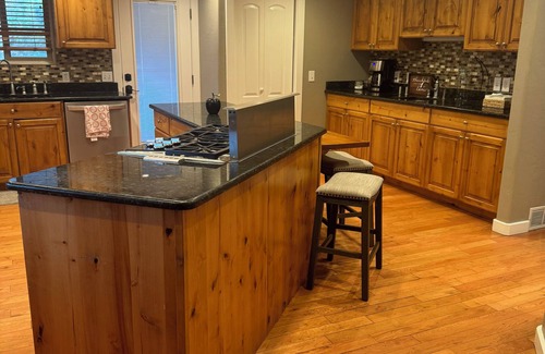 Holladay House | Cozy home for family trip.n5-bedroom house with AC in Salt Lake City