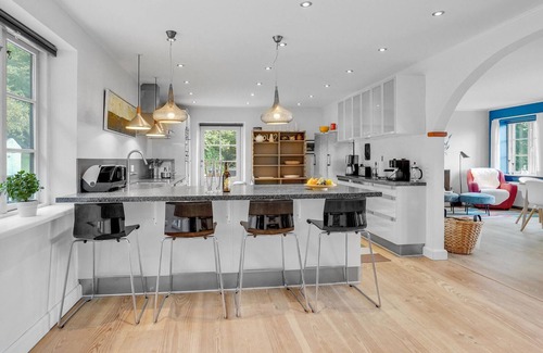 Aabenraa House | Cozy home in Aabenraa with kitchen