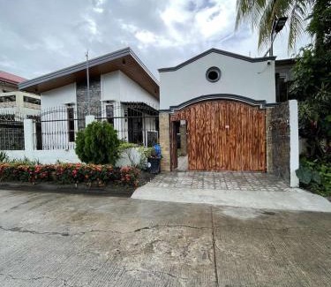 Bacolod Villa | Cozy Home in Bacolod City near Airport & the Ruins