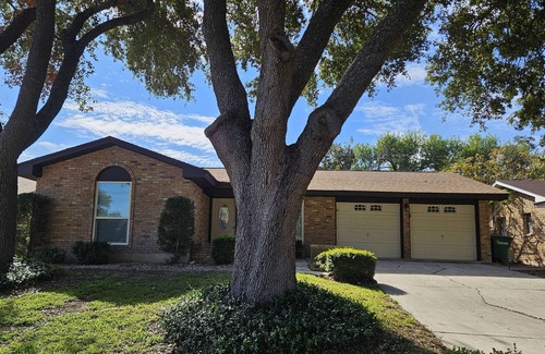 Vance Jackson House | Cozy home in beautiful and historic San Antonio, TX!