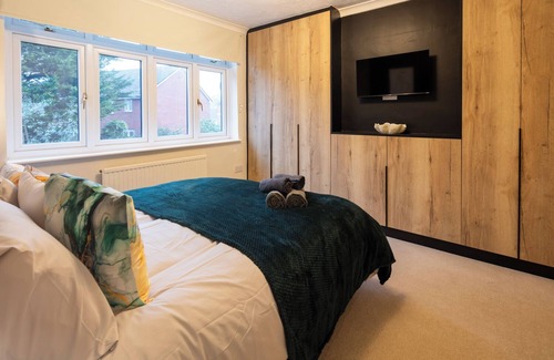 Staple Hill House | Cozy home in Bristol,Contractors, Relocation, Families, Parking, WIFI,SMARTTV