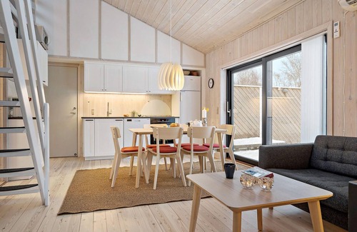 Øer Strand House | Cozy home in Ebeltoft with kitchen