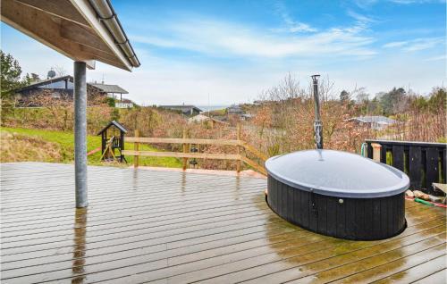 Handrup Strand House | Cozy Home In Ebeltoft With Kitchen