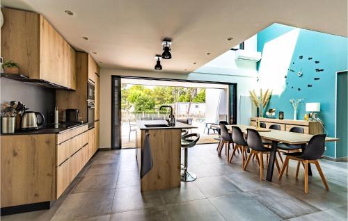 Saint-Jean-de-Monts House | Cozy Home In Stjean De Monts