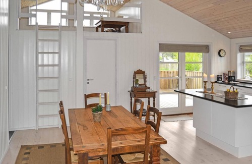 Nordstrand House | Cozy home in Frederikshavn with kitchen