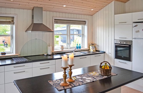 Nordstrand House | Cozy home in Frederikshavn with kitchen