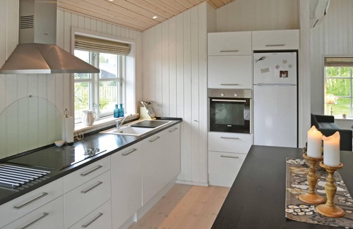Nordstrand House | Cozy home in Frederikshavn with kitchen