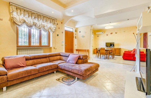 Grottaglie House | Cozy home in Grottaglie with kitchen