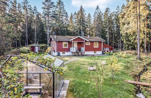 Orust Municipality House | Cozy home in Henån with sauna