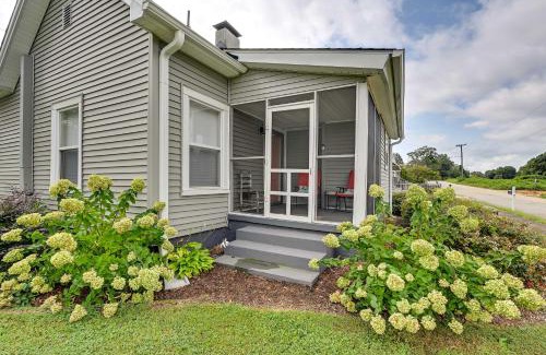 Dunean House | Cozy Home in Historic Area about 2 Mi to Main St!