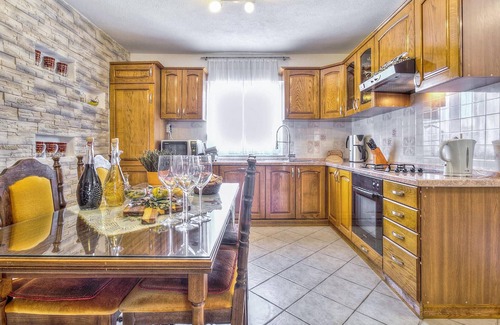 Kastel House | Cozy home in Kastel with WiFi