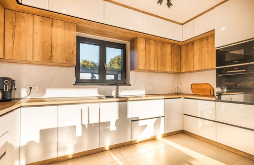 Kastelir House | Cozy home in Kastelir with sauna