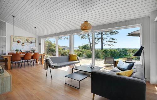 Knebel House | Cozy Home In Knebel With House Sea View