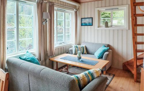 Leksvik House | Cozy Home In Mosvik With House Sea View