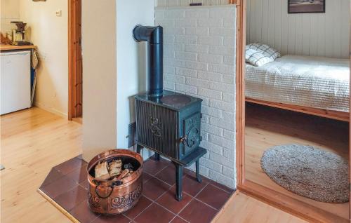 Leksvik House | Cozy Home In Mosvik With House Sea View