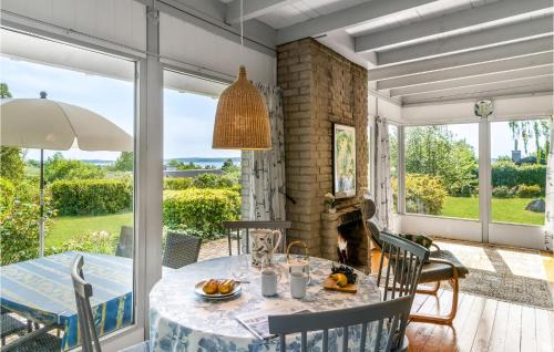 Olsted House | Cozy Home In Ølsted With Kitchen