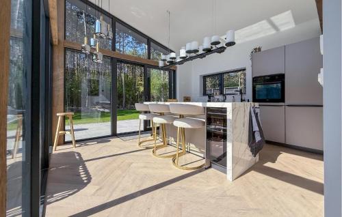 Ouddorp House | Cozy Home In Ouddorp With Wifi