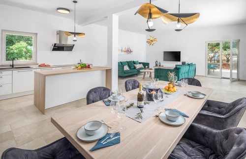 Municipality of Zminj House | Cozy home in Pifari with WiFi