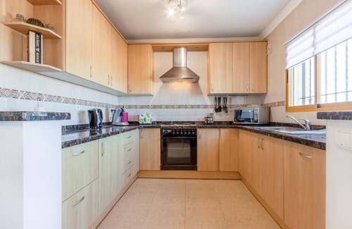 Rafol de Almunia House | Cozy home in Ráfol de Almunia