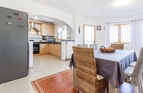 Rafol de Almunia House | Cozy home in Ráfol de Almunia