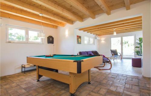 Rakalj House | Cozy Home In Rakalj With Sauna