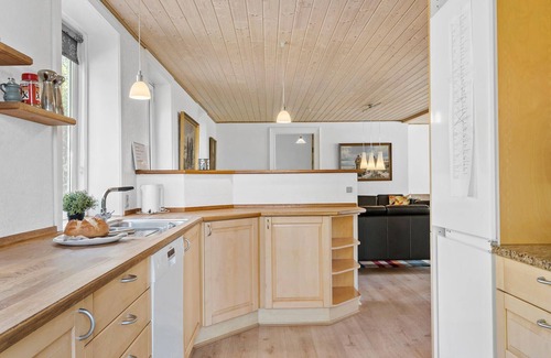Hvidbjerg House | Cozy home in Thyholm with kitchen