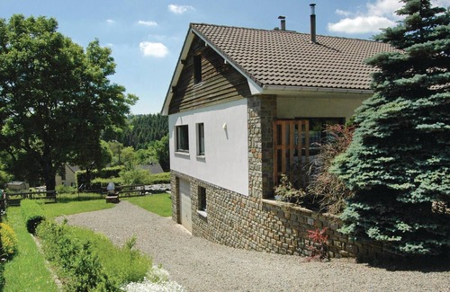 Walk House | Cozy home in Waimes with WiFi
