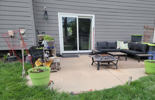 Elkhorn House | Cozy home in West Omaha with plenty of wildlife for a weekend or a month