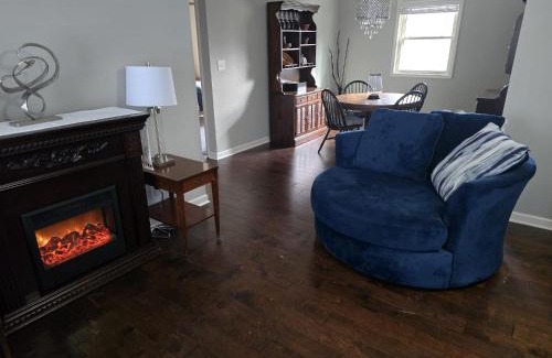 Danville House | Cozy home near golf & casino!