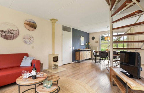 Brouwershaven House | Cozy Home Near the Lake