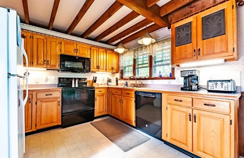 East Boothbay House | Cozy home overlooking Little River in East Boothbay, Maine.