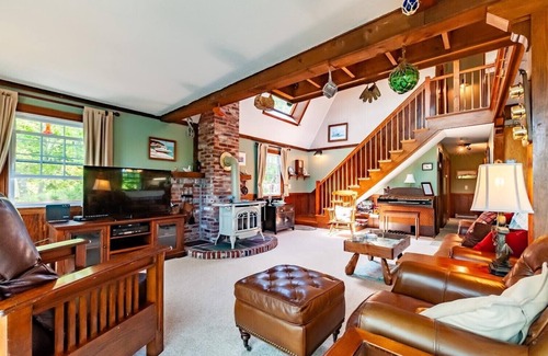 East Boothbay House | Cozy home overlooking Little River in East Boothbay, Maine.