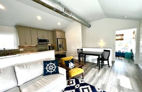 Edisto Island House | Cozy home sleeps 4 & just a few steps to the beach & Linens Included!