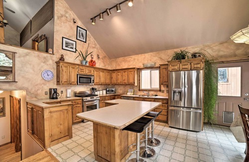 Ridgway House | Cozy Home w/Mountain Views Near Ouray Hot Springs