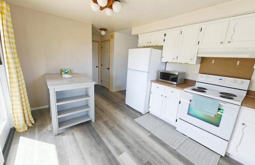 West Lake Stevens Apartment | Cozy home, Walk to Lake, Food & Shops, EV Charger