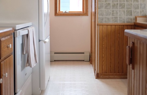 Two Harbors Cottage | Cozy home walkable to downtown Two Harbors