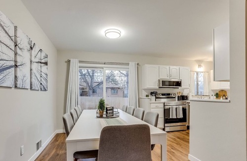 Alta Vista Area House | Cozy Home with Modern Vibes | Pet Friendly | Game Room |