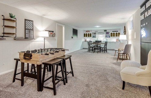 Alta Vista Area House | Cozy Home with Modern Vibes | Pet Friendly | Game Room |