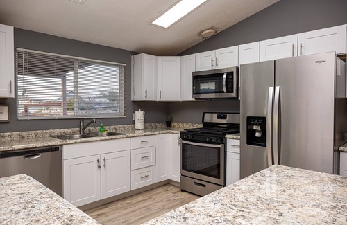 Sunridge Estates House | 🌅 Cozy Home with Stunning Views, Near Laughlin