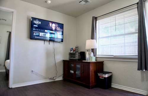 Central Oklahoma City Apartment | Cozy Home- Zoos Museums Fun Step From Your Door
