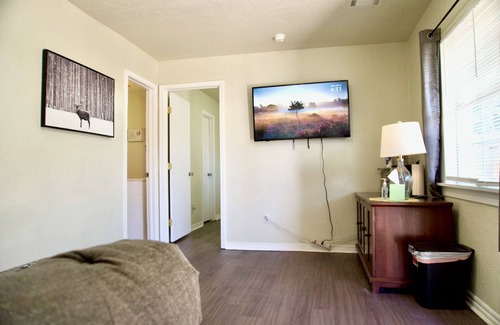 Central Oklahoma City Apartment | Cozy Home- Zoos Museums Fun Step From Your Door